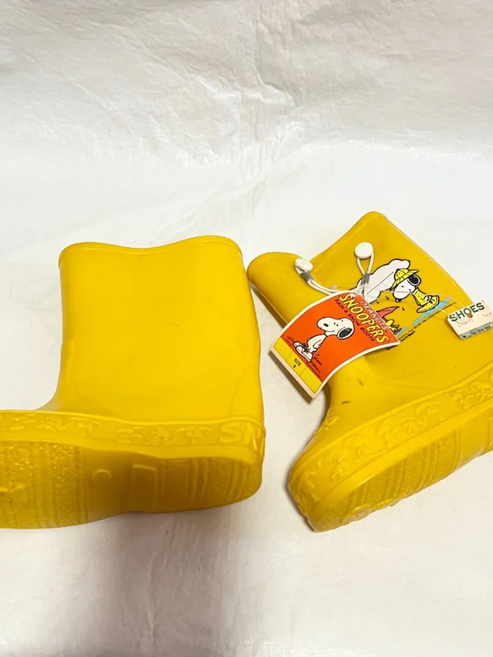 Vintage kids rain boots Snoopy Snoopers yellow rubber child size 8 80s